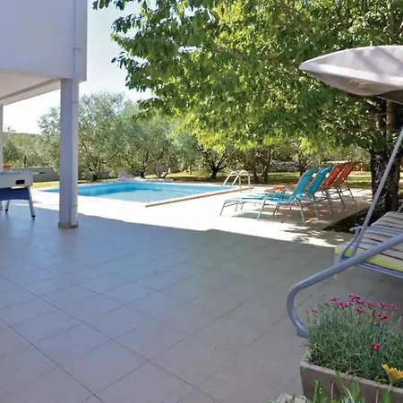 Villa Viki - With Heated Pool *
